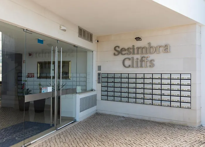 アパート One Bedroom Cliffs セシンブラ