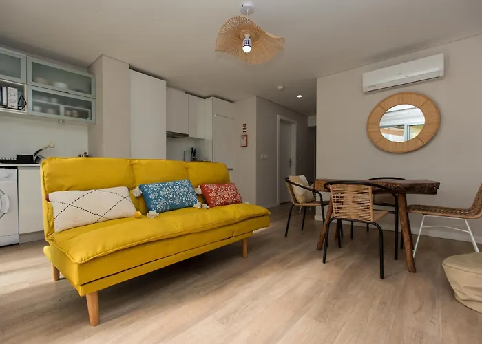 One Bedroom Cliffs アパート